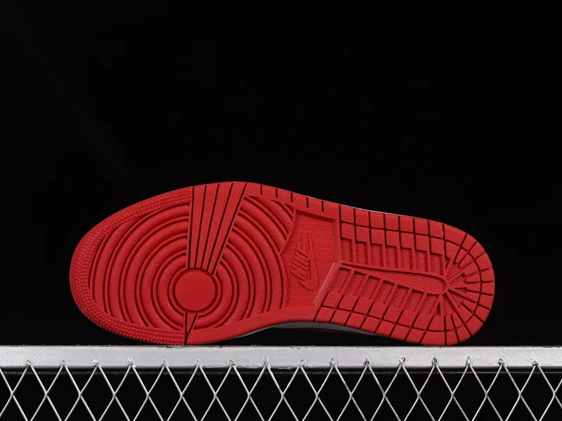 All categories Air Jordan Jordan series basketball shoes Air Jordan 1 Mid Air Jordan 1 Mid AJ1 Joe 1 black red toe Zhongbang basketball shoes BQ6472-079
